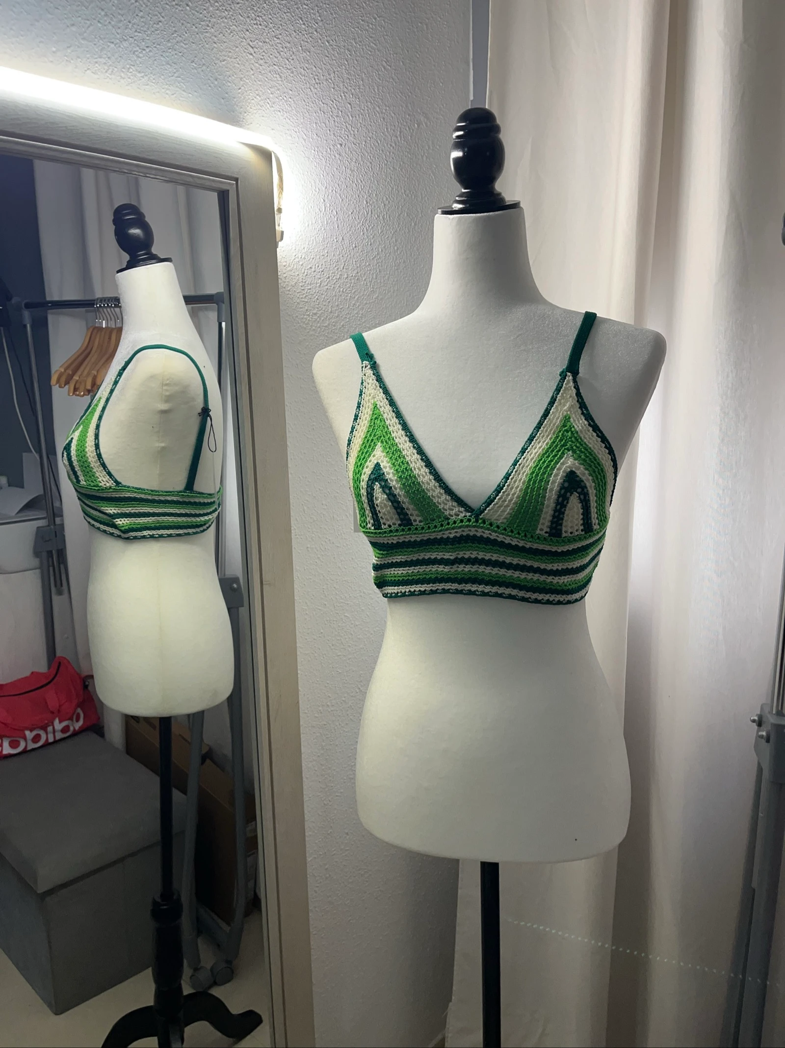 Groene gebreide croptop – photo 3